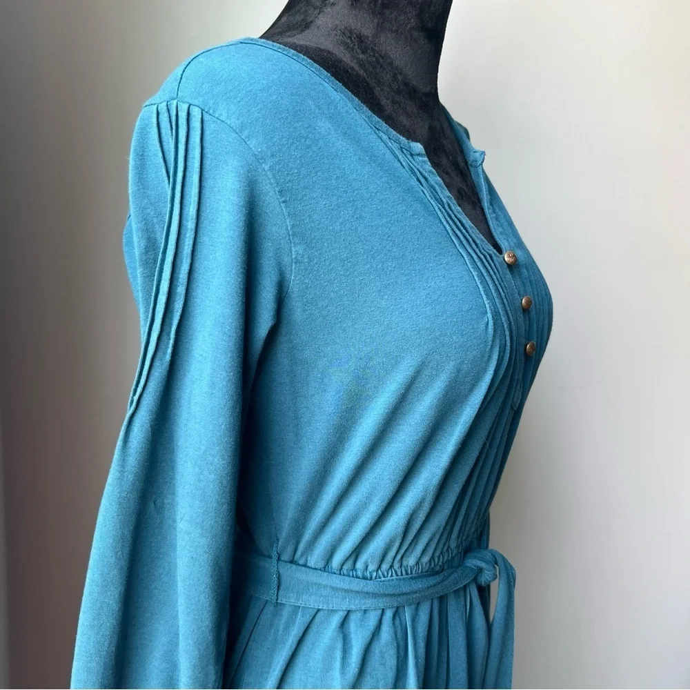 Elegant Teal Dress with Button Detail - Picture 8 of 10
